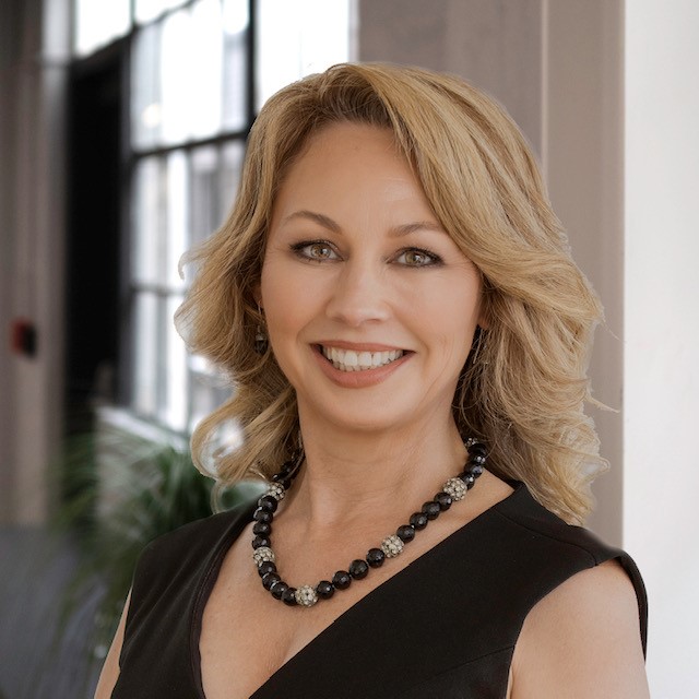 Janet Zuccoa 715